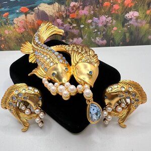 Elizabeth Taylor for Avon Sea Shimmer Brooch and CLIP Earrings